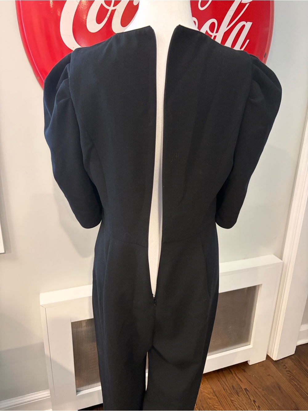 Black Halo Russo Puff & Split Sleeve Black Jumpsuit Size 10, EUC - Picture 9 of 13